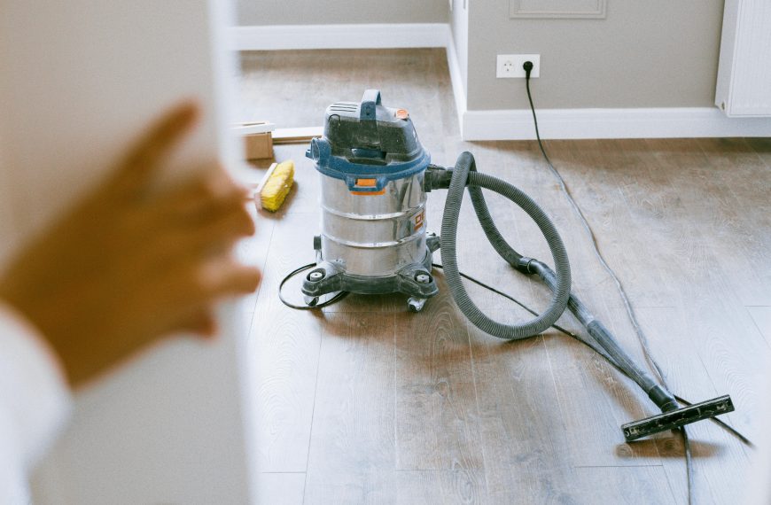 Tips for Maintaining a Clean Home Between Deep Cleanings